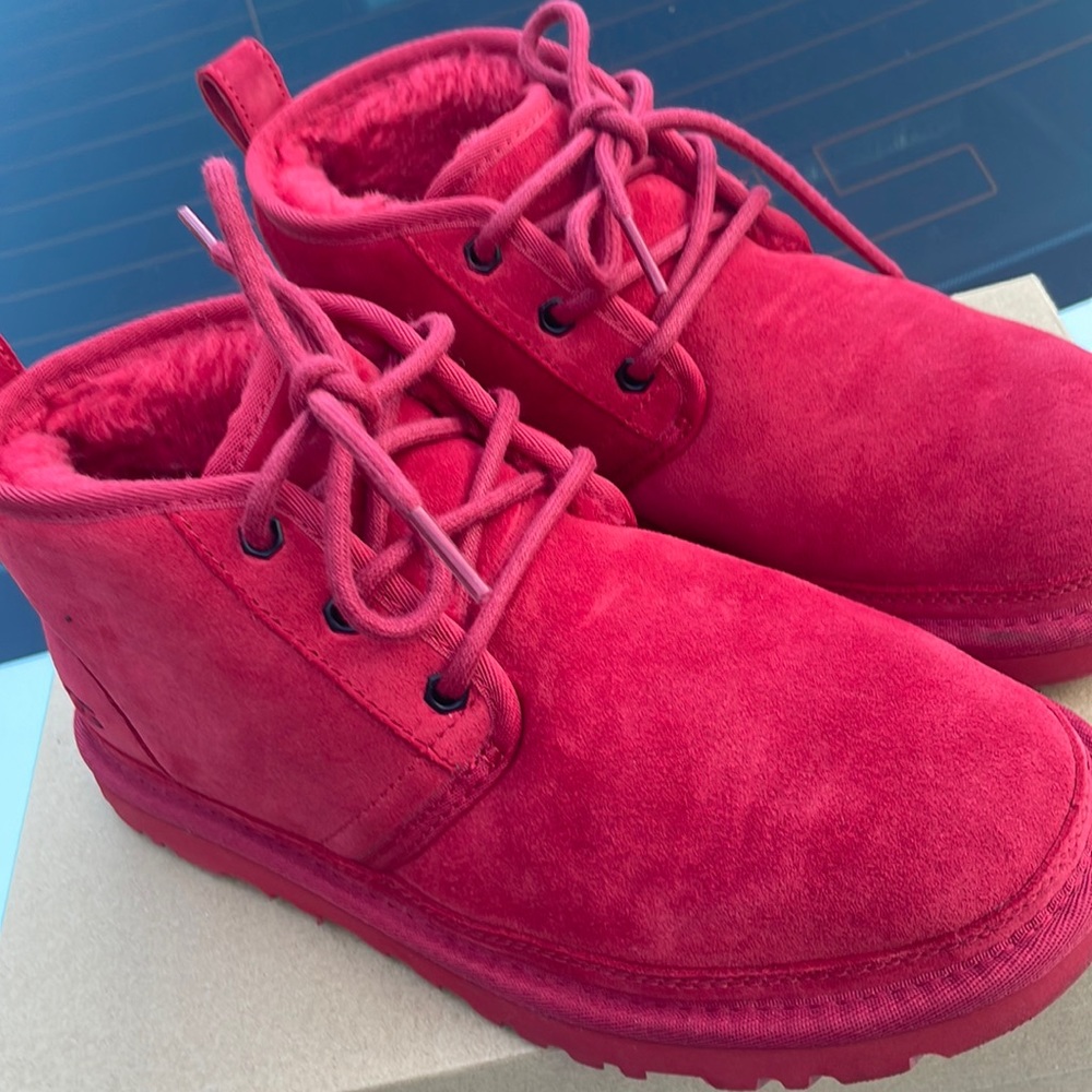 Ugg Neumel - image 1